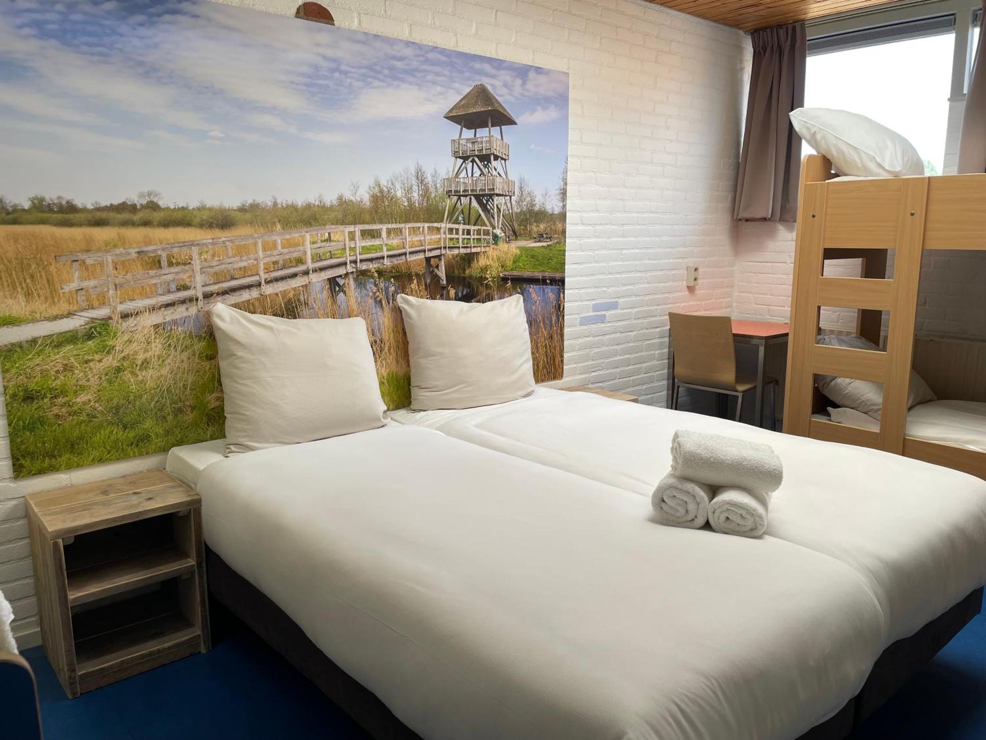 Oer'T Hout Hostel Grou Exterior photo