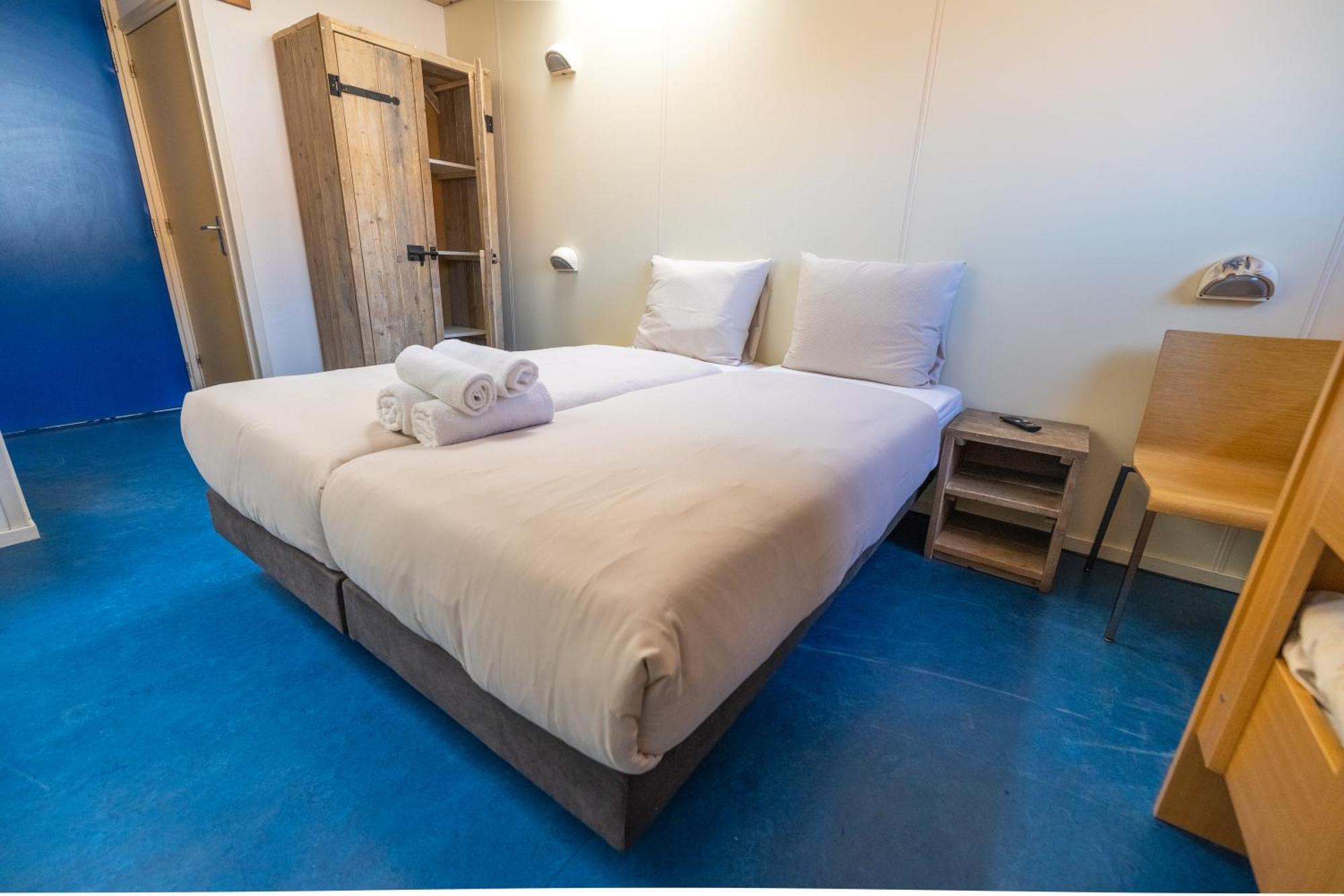 Oer'T Hout Hostel Grou Exterior photo