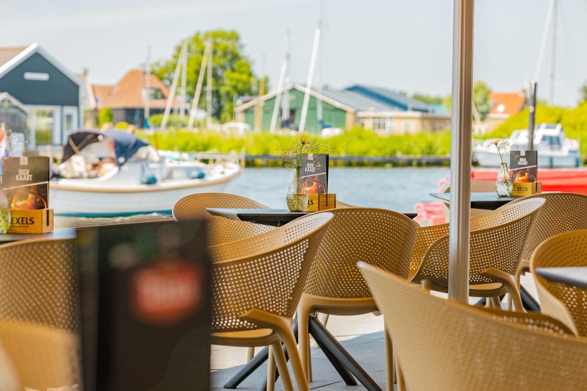 Oer'T Hout Hostel Grou Exterior photo