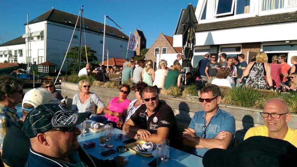 Oer'T Hout Hostel Grou Exterior photo